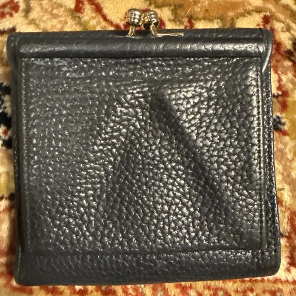 Dooney & Bourke Pebble Grain Women's Wallet - Gold Coin Kiss Lock on Back